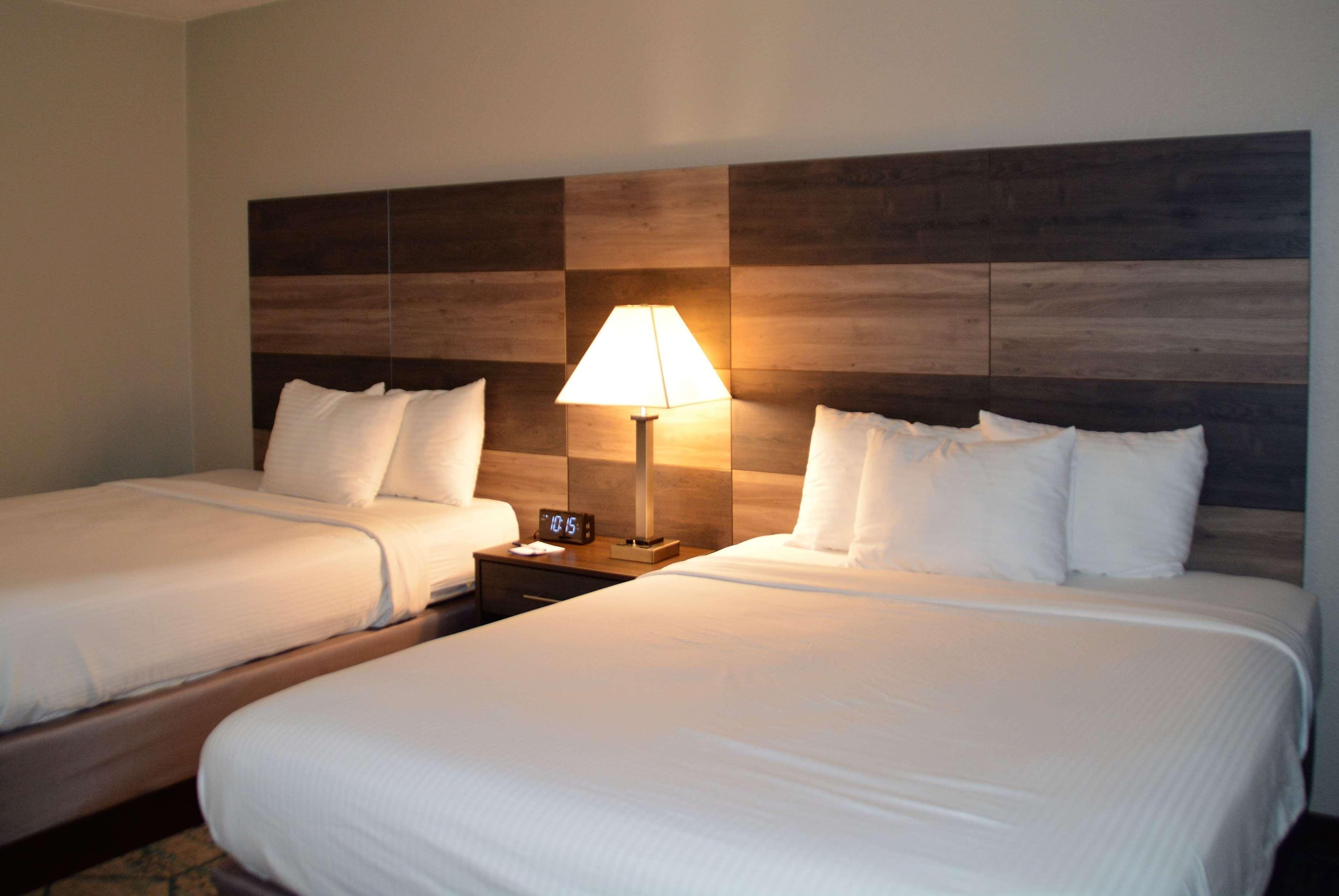Baymont By Wyndham Effingham Hotel Exterior photo