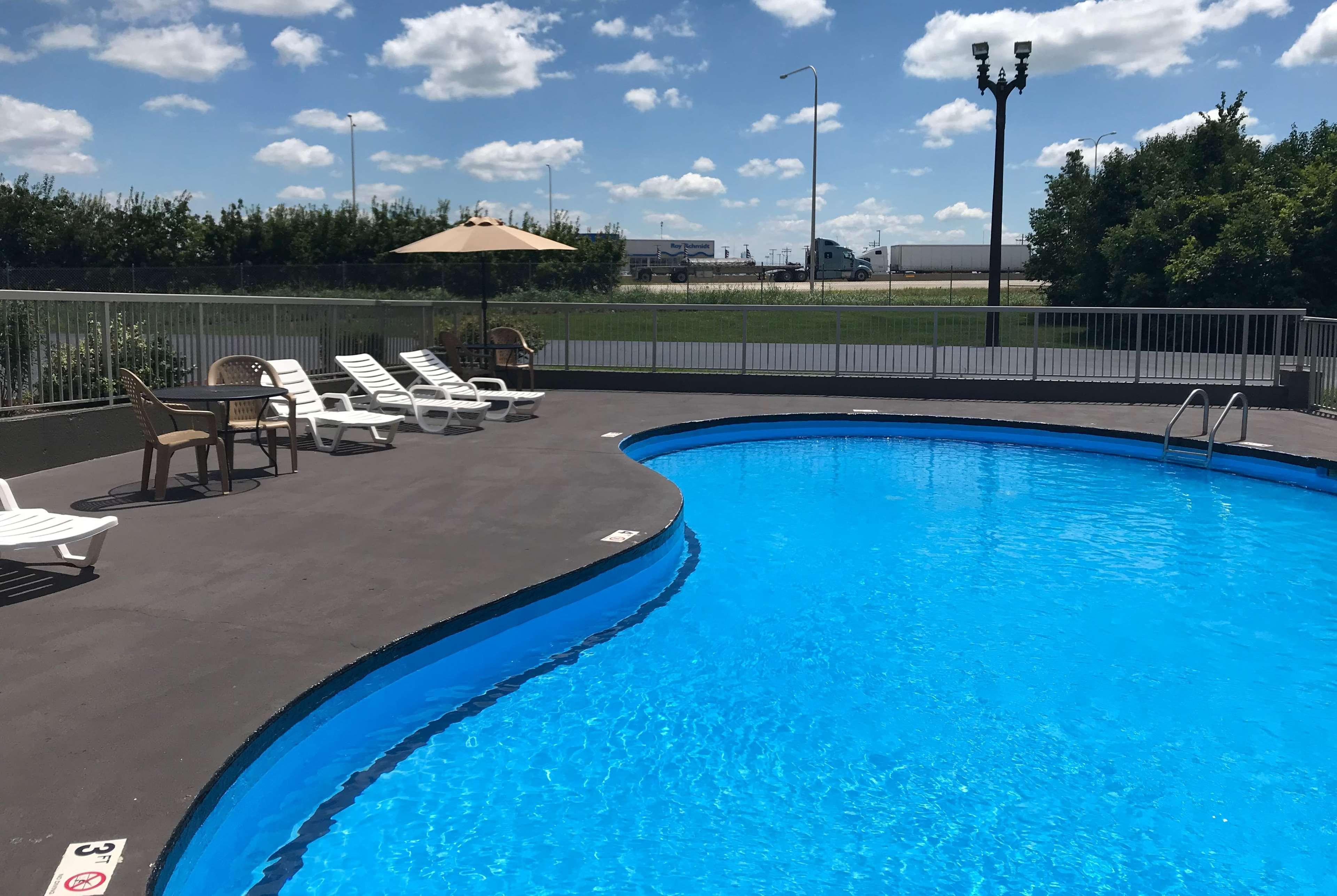 Baymont By Wyndham Effingham Hotel Exterior photo